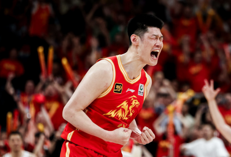 球速-于米提补篮准绝杀！山西爆冷险胜1-0广厦 布朗35分胡金秋丢绝平球